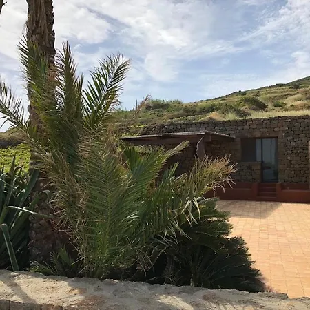 Holiday home Dammuso Gaetani Khamma Fuori